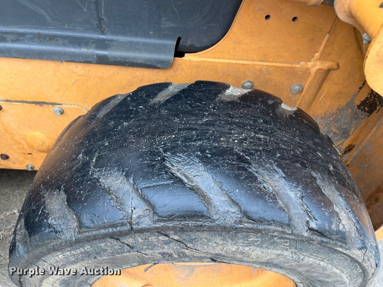 image for item DR7417 2004 Case 60XT  skid steer loader