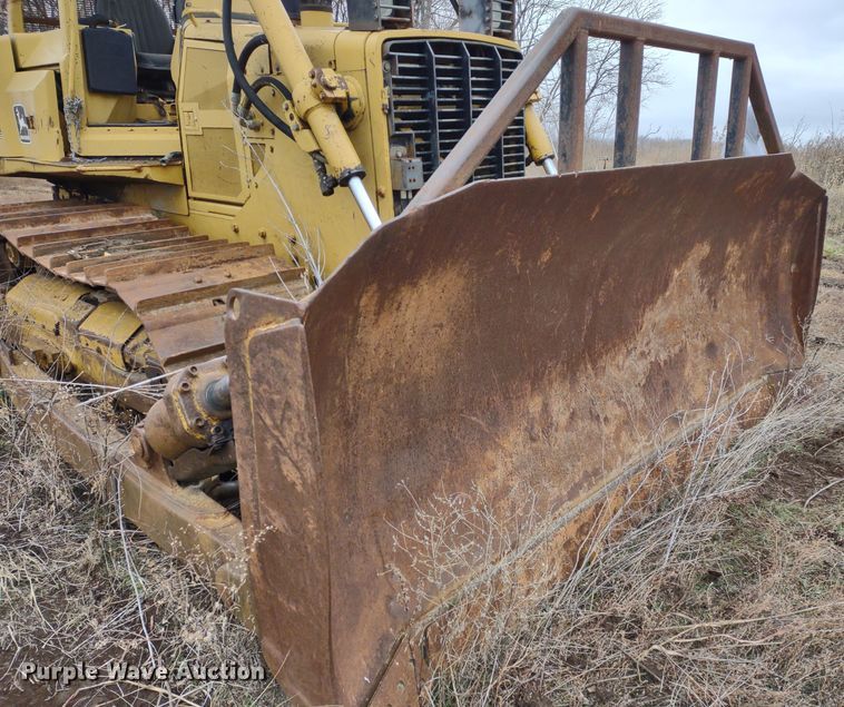 image for item DR8073 1996 John Deere 850C  dozer