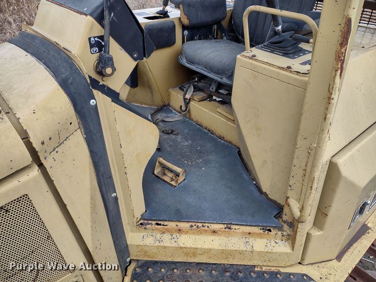 image for item DR8073 1996 John Deere 850C  dozer