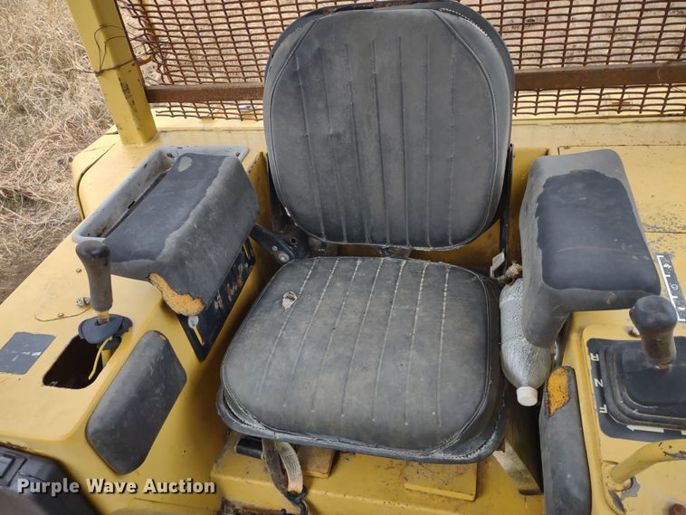 image for item DR8073 1996 John Deere 850C  dozer