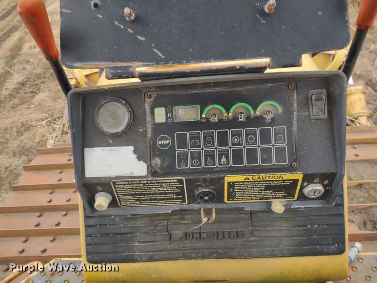 image for item DR8073 1996 John Deere 850C  dozer