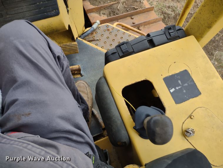 image for item DR8073 1996 John Deere 850C  dozer