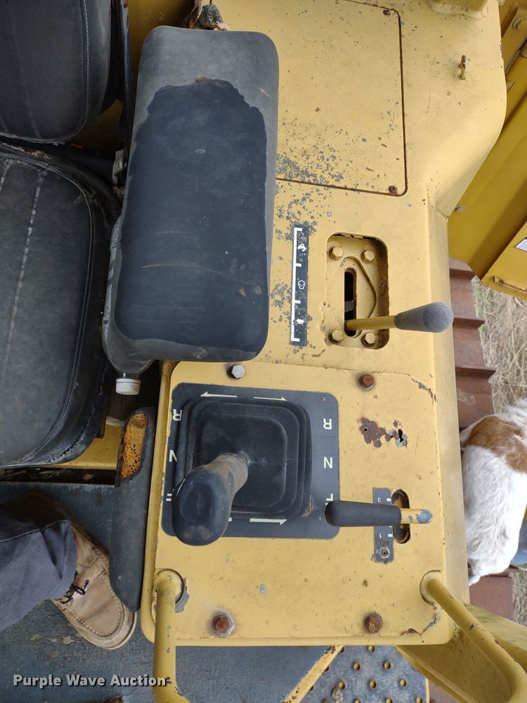 image for item DR8073 1996 John Deere 850C  dozer