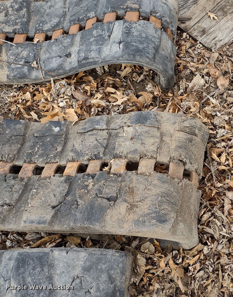 image for item DR8087 Rubber tracks