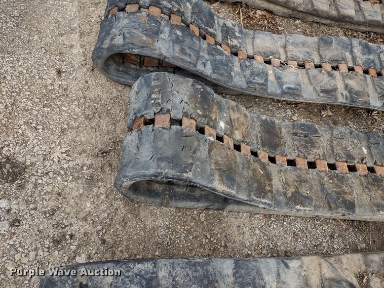 image for item DR8087 Rubber tracks