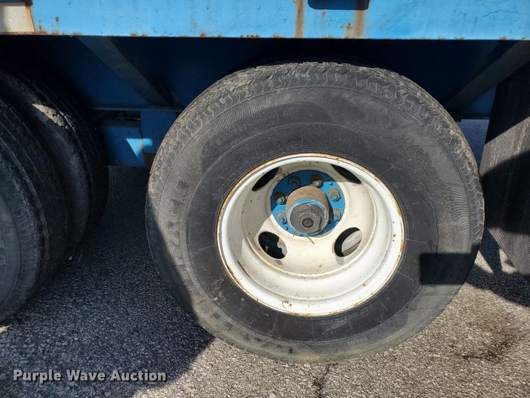 image for item DS6305 1997 Norris 28  equipment trailer