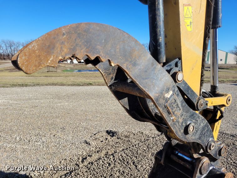 image for item FC9203 2017 Caterpillar 308E2 CR  mini excavator