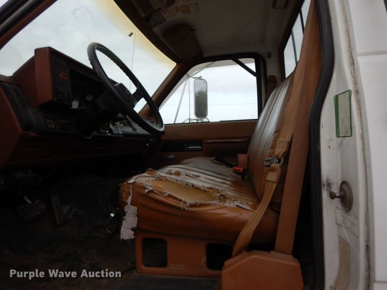 image for item HG9263 1992 Chevrolet Kodiak C6500  pressure digger truck