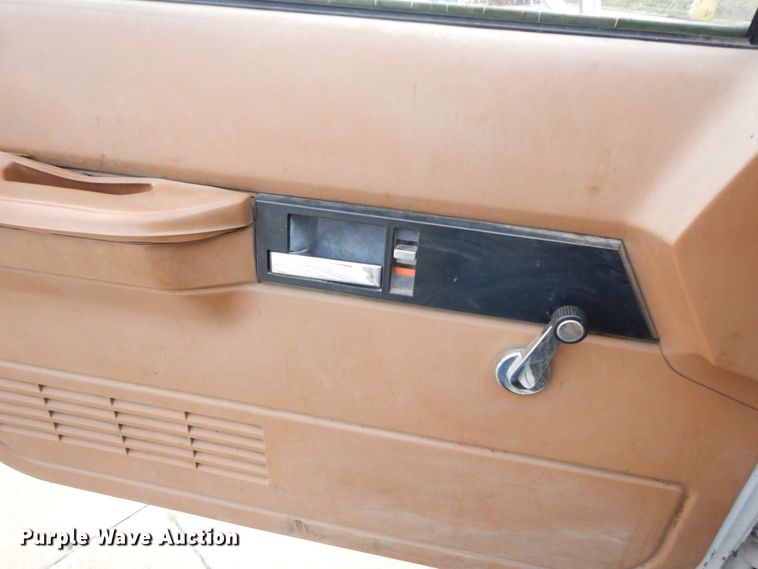 image for item HG9263 1992 Chevrolet Kodiak C6500  pressure digger truck