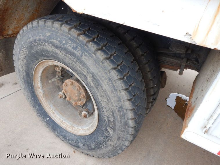 image for item HG9263 1992 Chevrolet Kodiak C6500  pressure digger truck