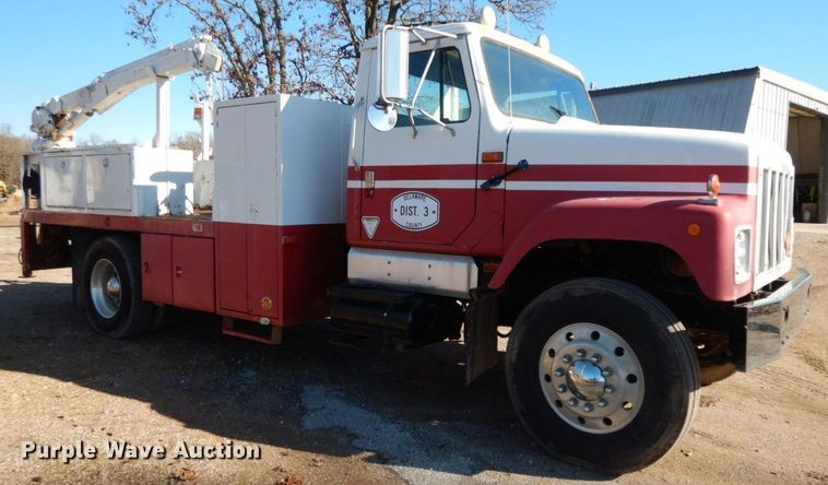 image for item HG9273 1992 International 2554  utility / service truck