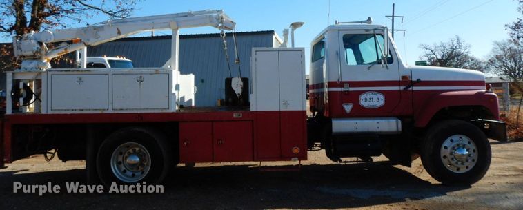 image for item HG9273 1992 International 2554  utility / service truck