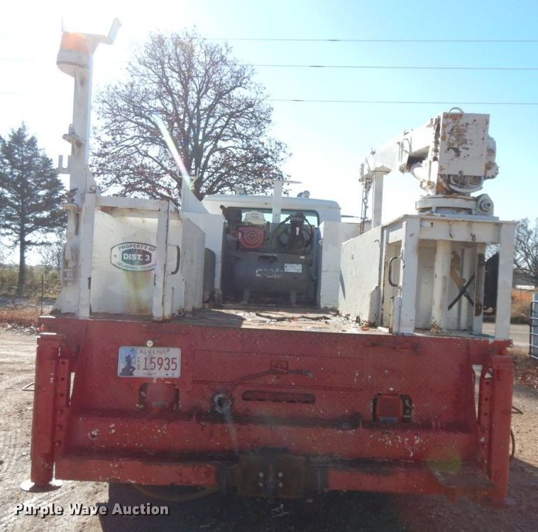 image for item HG9273 1992 International 2554  utility / service truck