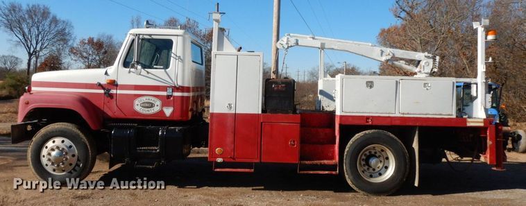 image for item HG9273 1992 International 2554  utility / service truck