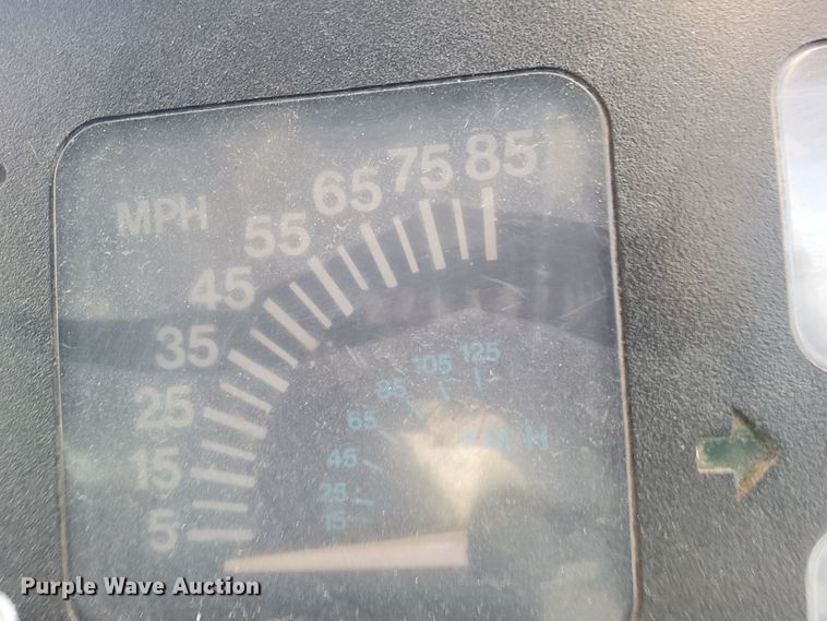 image for item HG9273 1992 International 2554  utility / service truck