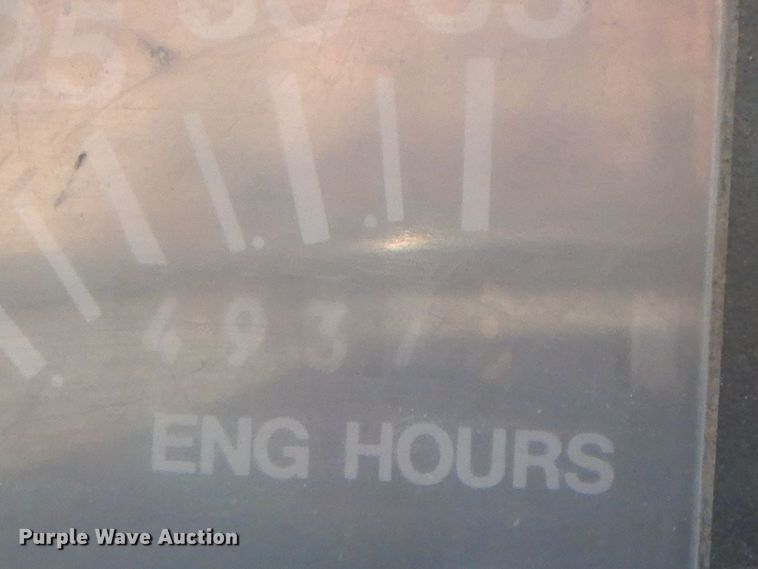 image for item HG9273 1992 International 2554  utility / service truck