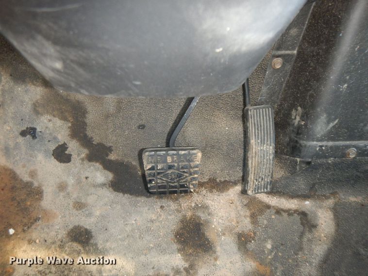 image for item HG9273 1992 International 2554  utility / service truck