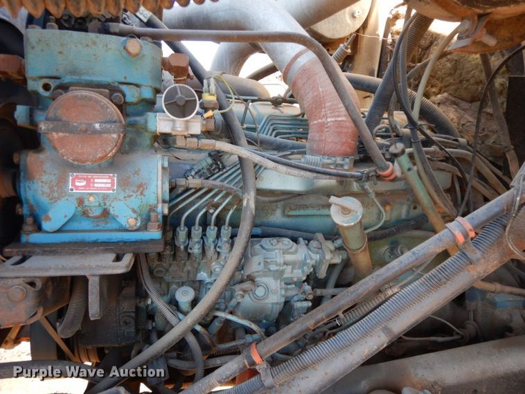 image for item HG9273 1992 International 2554  utility / service truck