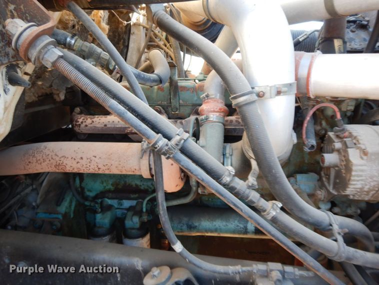 image for item HG9273 1992 International 2554  utility / service truck