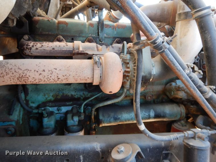 image for item HG9273 1992 International 2554  utility / service truck