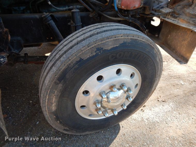 image for item HG9273 1992 International 2554  utility / service truck