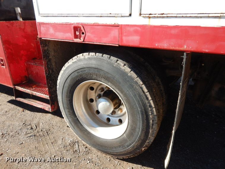 image for item HG9273 1992 International 2554  utility / service truck