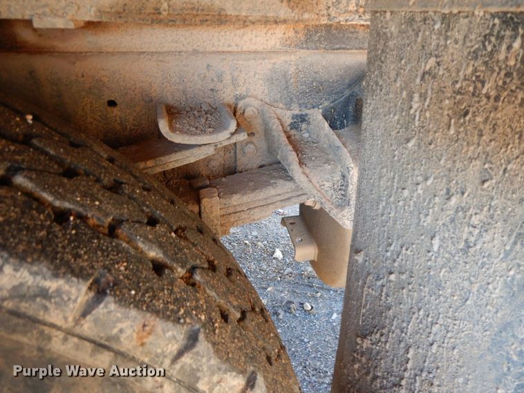 image for item HG9273 1992 International 2554  utility / service truck