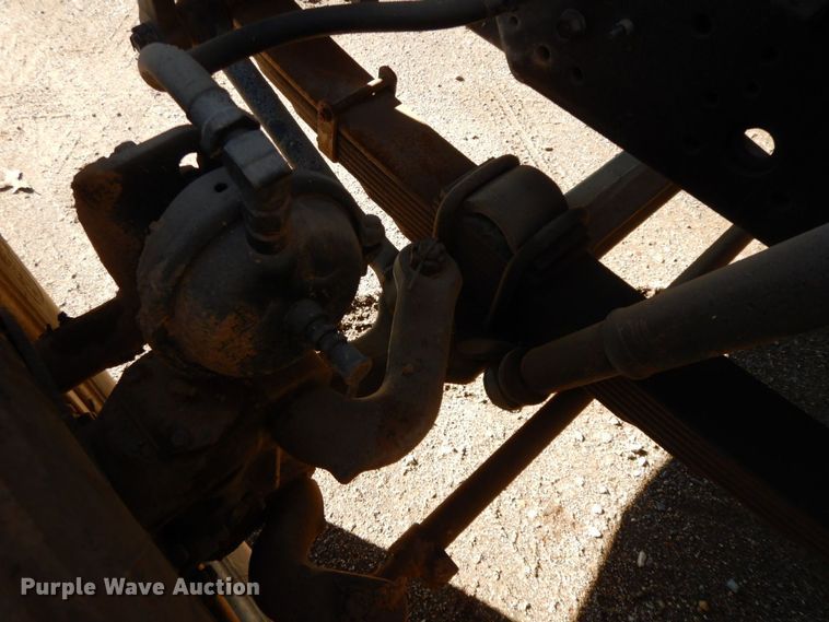 image for item HG9273 1992 International 2554  utility / service truck