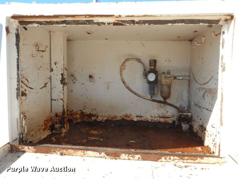 image for item HG9273 1992 International 2554  utility / service truck