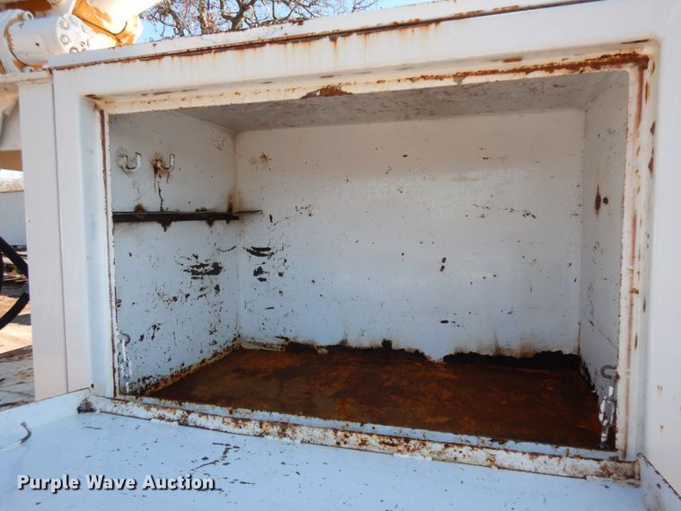 image for item HG9273 1992 International 2554  utility / service truck