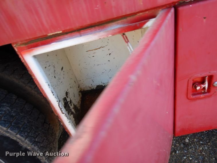 image for item HG9273 1992 International 2554  utility / service truck