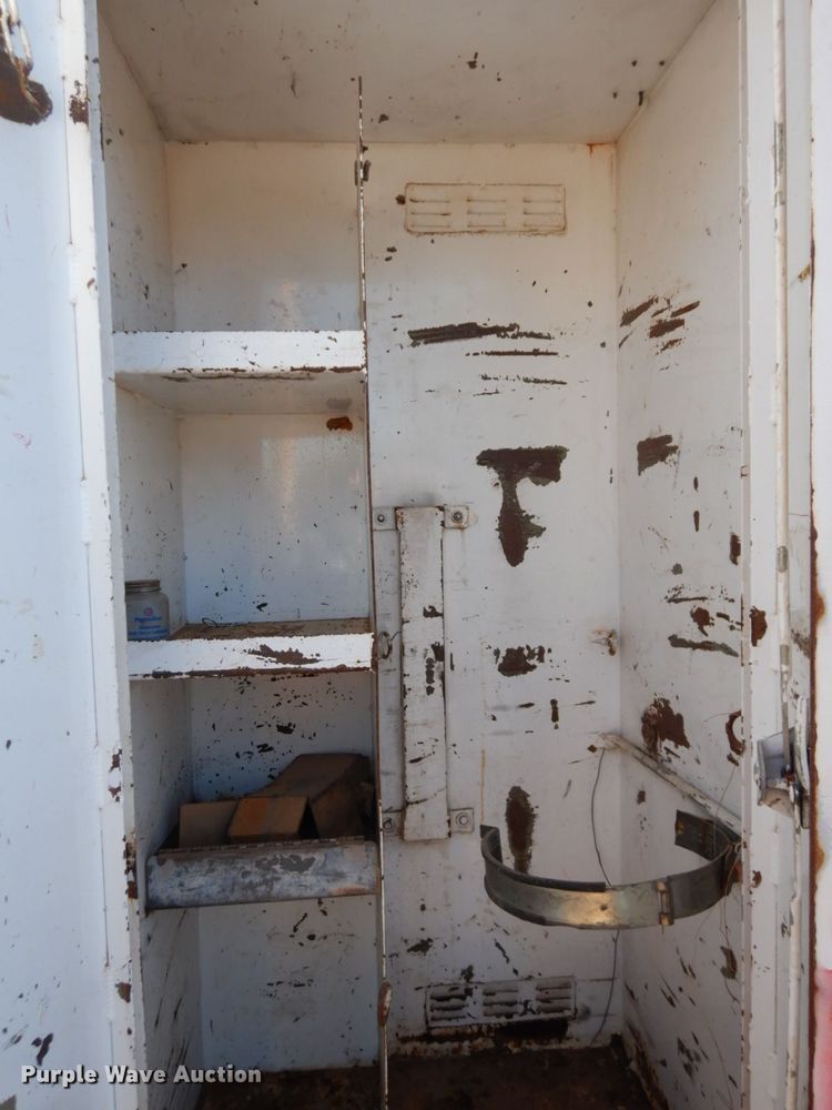 image for item HG9273 1992 International 2554  utility / service truck