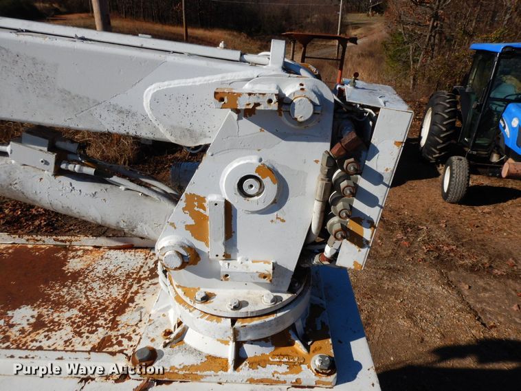 image for item HG9273 1992 International 2554  utility / service truck