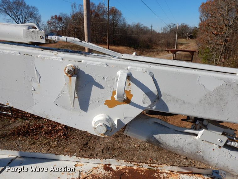 image for item HG9273 1992 International 2554  utility / service truck