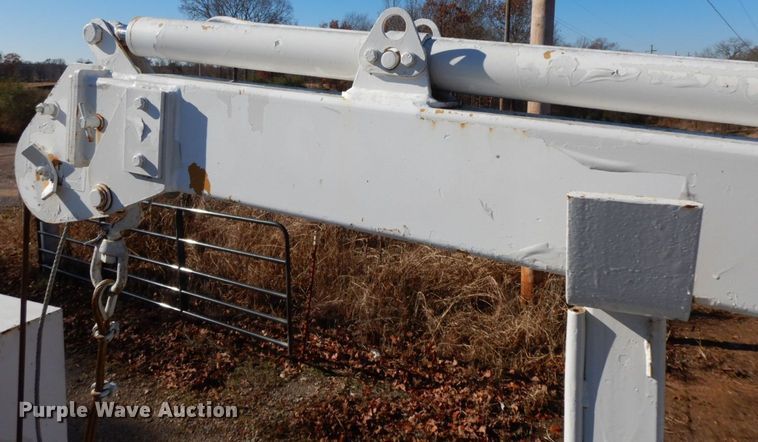 image for item HG9273 1992 International 2554  utility / service truck