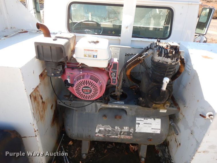 image for item HG9273 1992 International 2554  utility / service truck