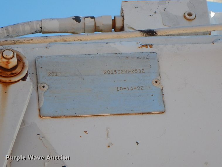 image for item HG9273 1992 International 2554  utility / service truck