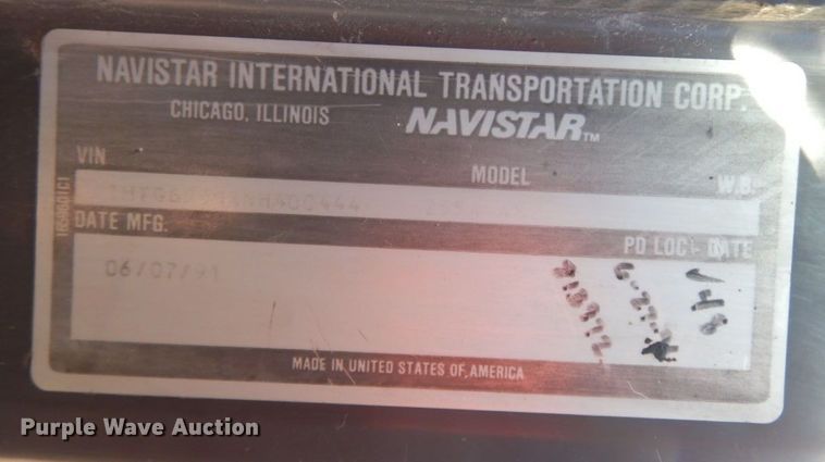 image for item HG9273 1992 International 2554  utility / service truck