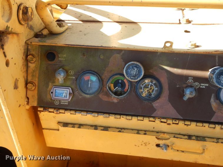 image for item HG9284 1989 Case 1155E  track loader