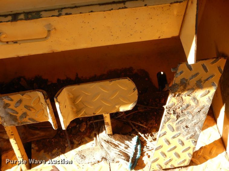 image for item HG9284 1989 Case 1155E  track loader