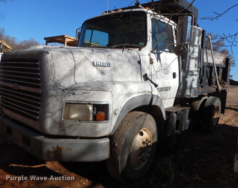 image for item HG9288 1994 Ford LTS9000  dump truck