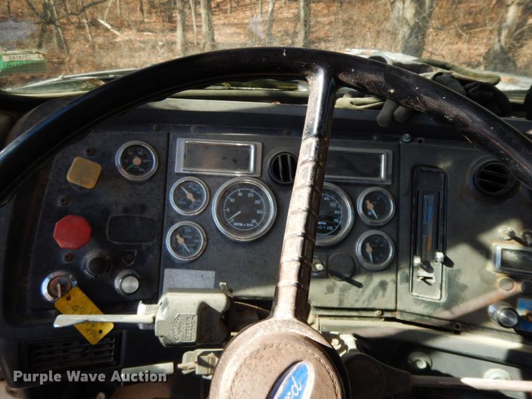 image for item HG9288 1994 Ford LTS9000  dump truck