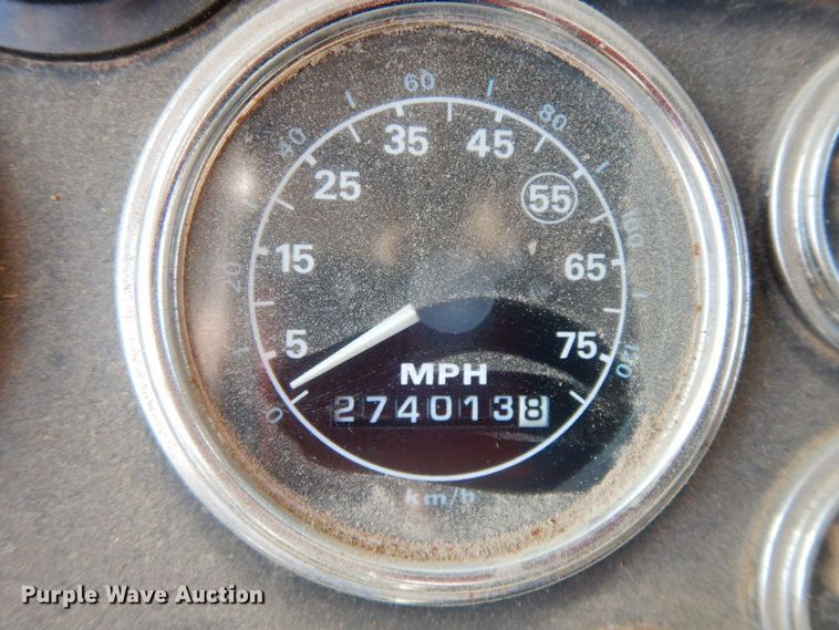 image for item HG9288 1994 Ford LTS9000  dump truck