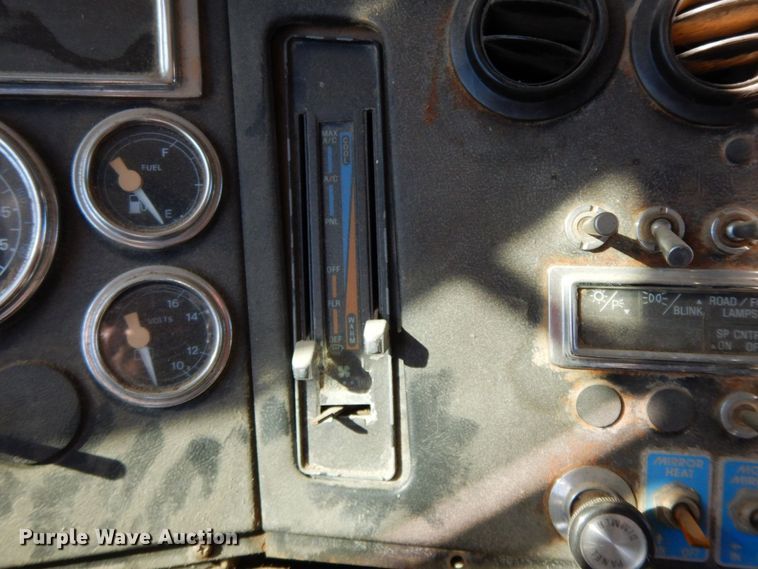 image for item HG9288 1994 Ford LTS9000  dump truck