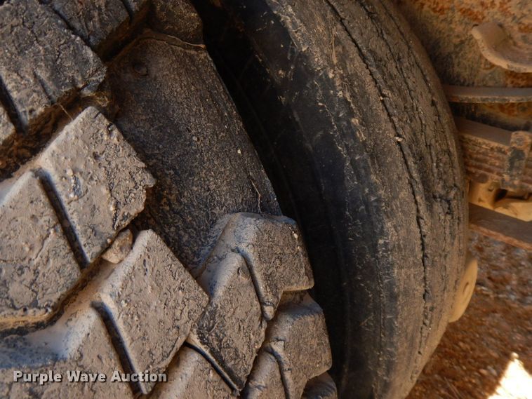 image for item HG9288 1994 Ford LTS9000  dump truck