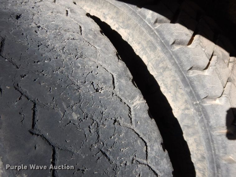 image for item HG9288 1994 Ford LTS9000  dump truck