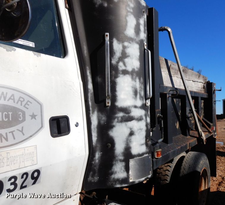 image for item HG9288 1994 Ford LTS9000  dump truck