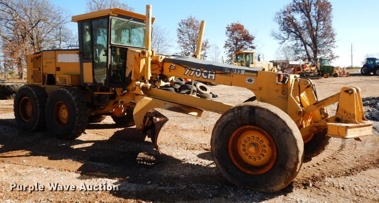 image for item HG9305 2004 John Deere 770CH  motor grader
