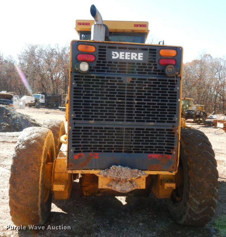 image for item HG9305 2004 John Deere 770CH  motor grader