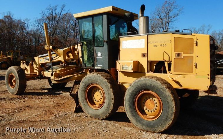 image for item HG9305 2004 John Deere 770CH  motor grader